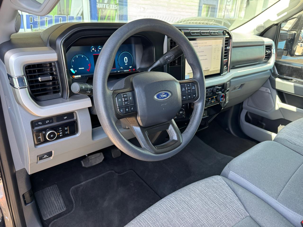 Ford Super Duty F-250 SRW XLT 4WD Crew Cab 6.75' Box 2024