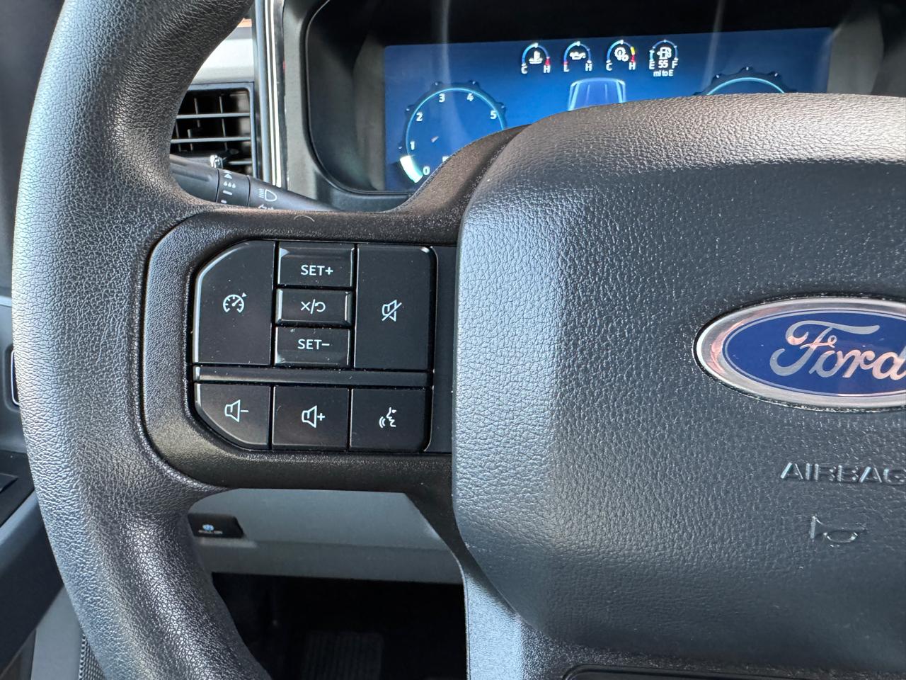Ford Super Duty F-250 SRW XLT 4WD Crew Cab 6.75' Box 2024