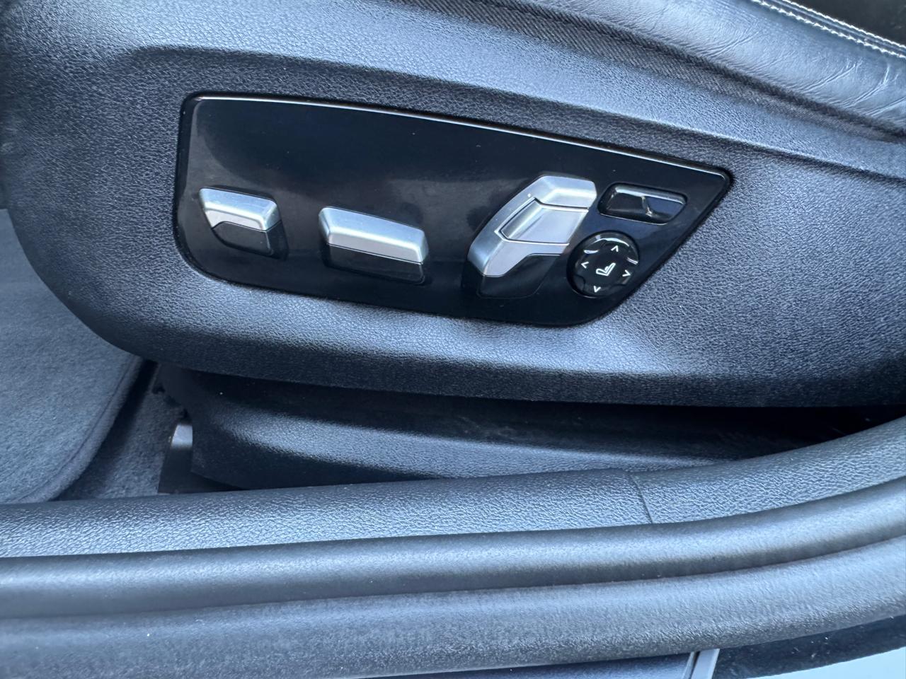 BMW 5 Series M550i xDrive Sedan 2020