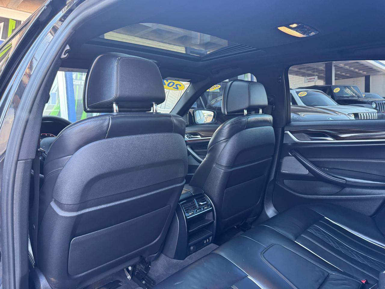 BMW 5 Series M550i xDrive Sedan 2020