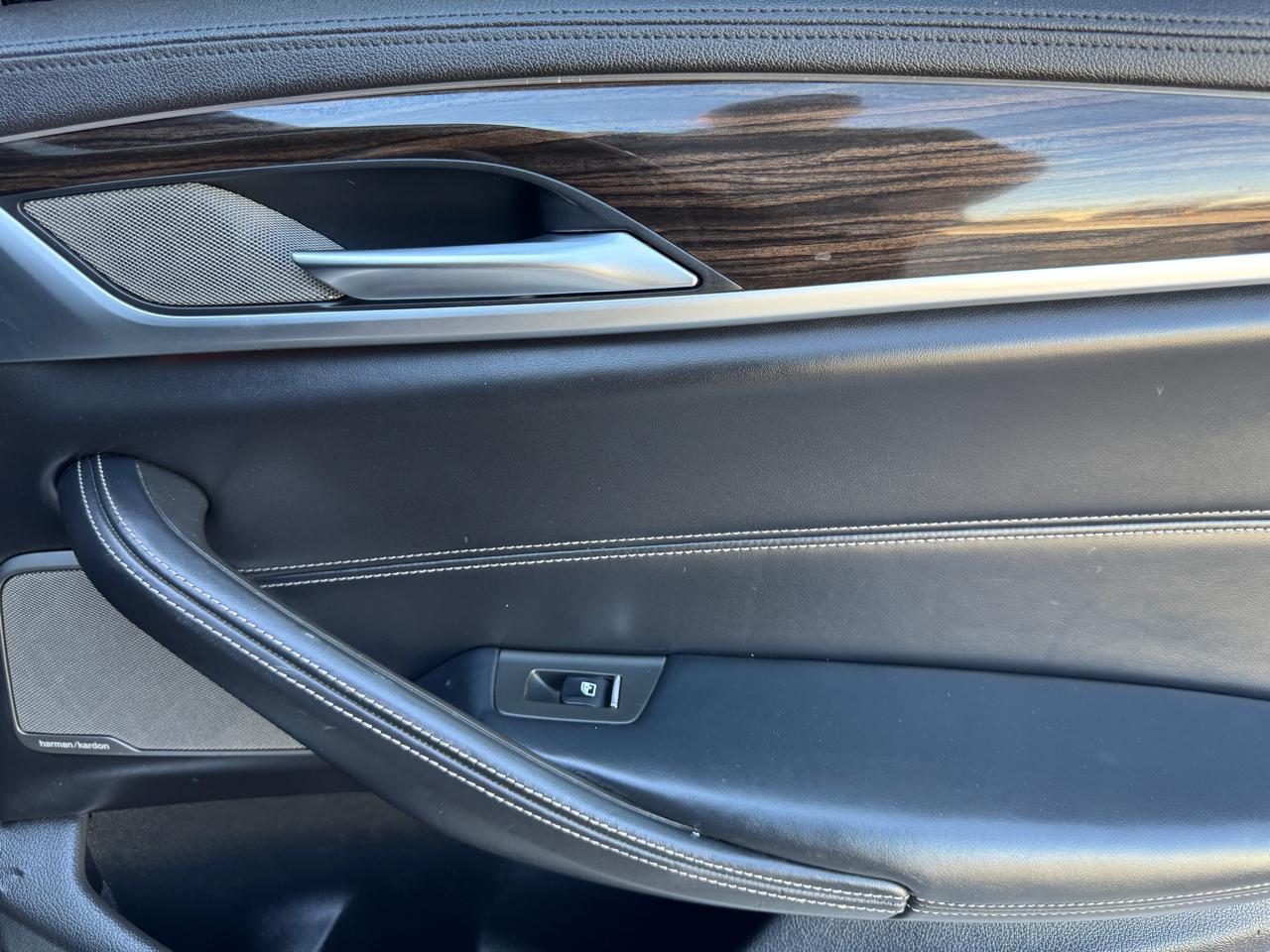 BMW 5 Series M550i xDrive Sedan 2020