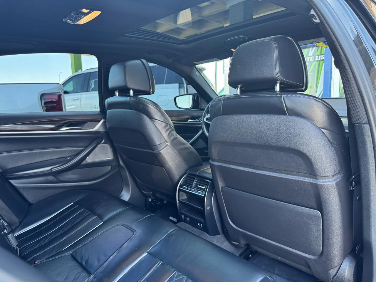 BMW 5 Series M550i xDrive Sedan 2020