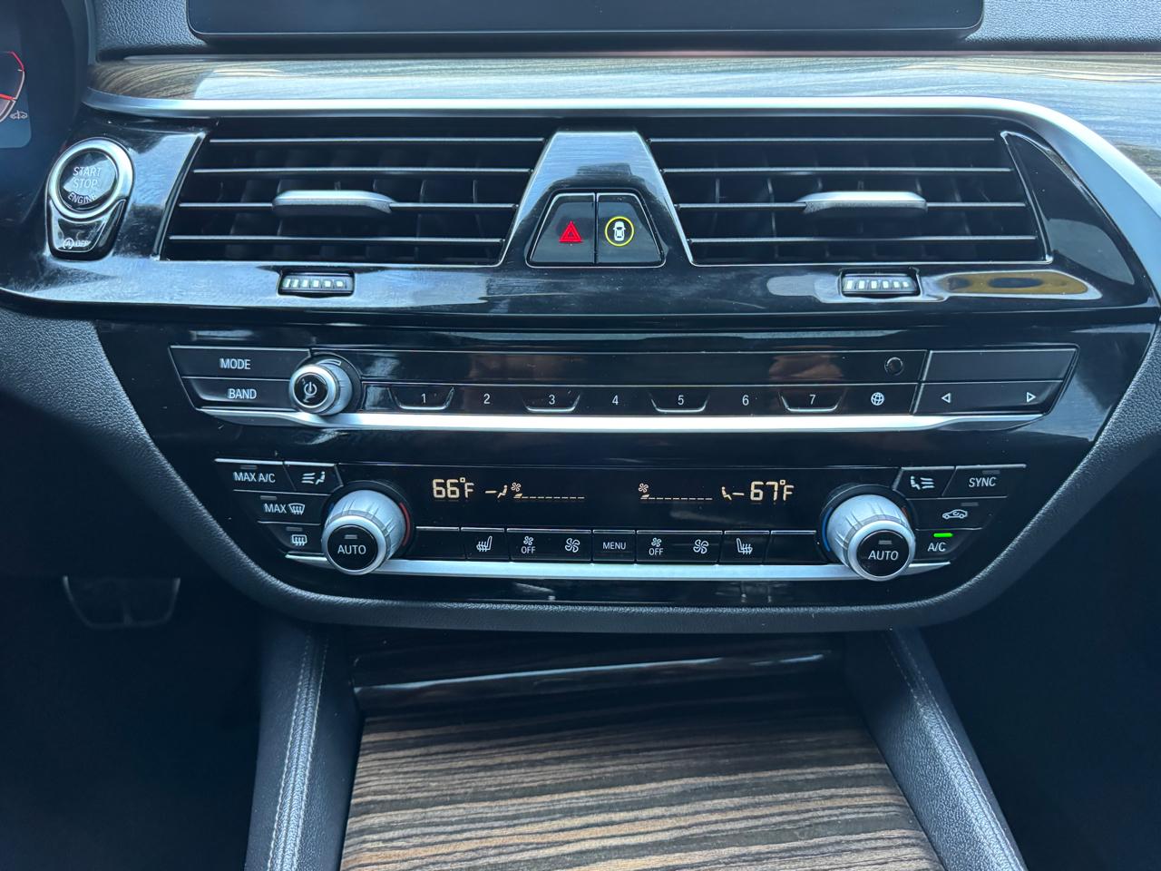 BMW 5 Series M550i xDrive Sedan 2020