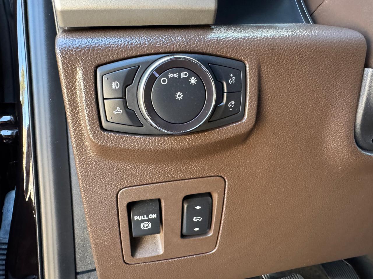 Ford F-150 SuperCrew 150" King Ranch 4WD 2019