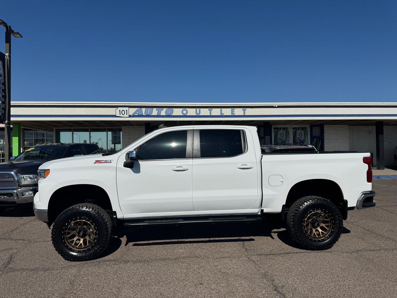 Chevrolet Silverado 1500 4WD Crew Cab 147" LT 2024