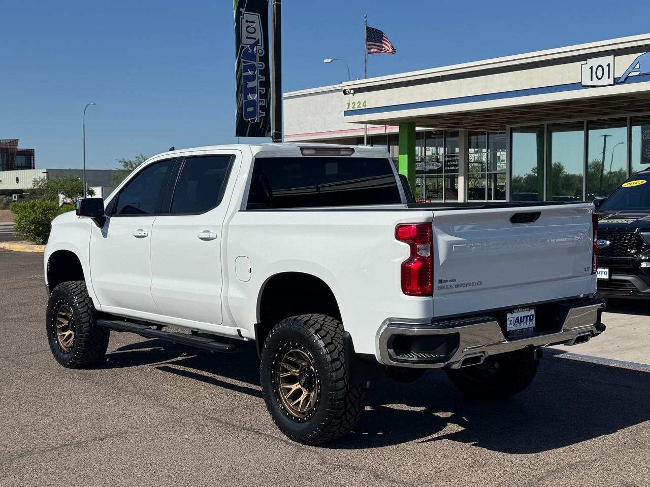 Chevrolet Silverado 1500 4WD Crew Cab 147" LT 2024