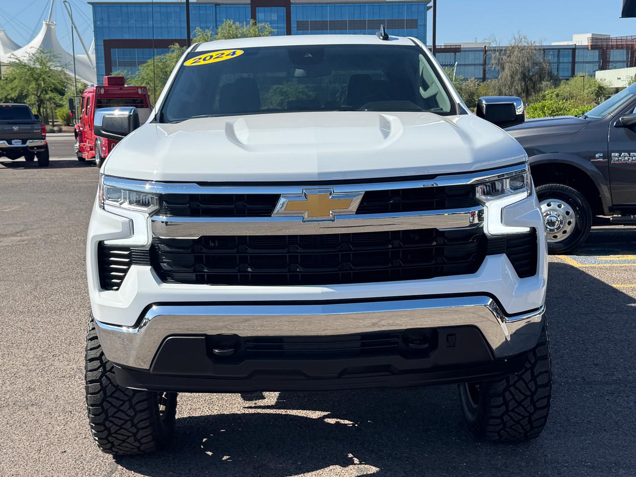 Chevrolet Silverado 1500 4WD Crew Cab 147" LT 2024