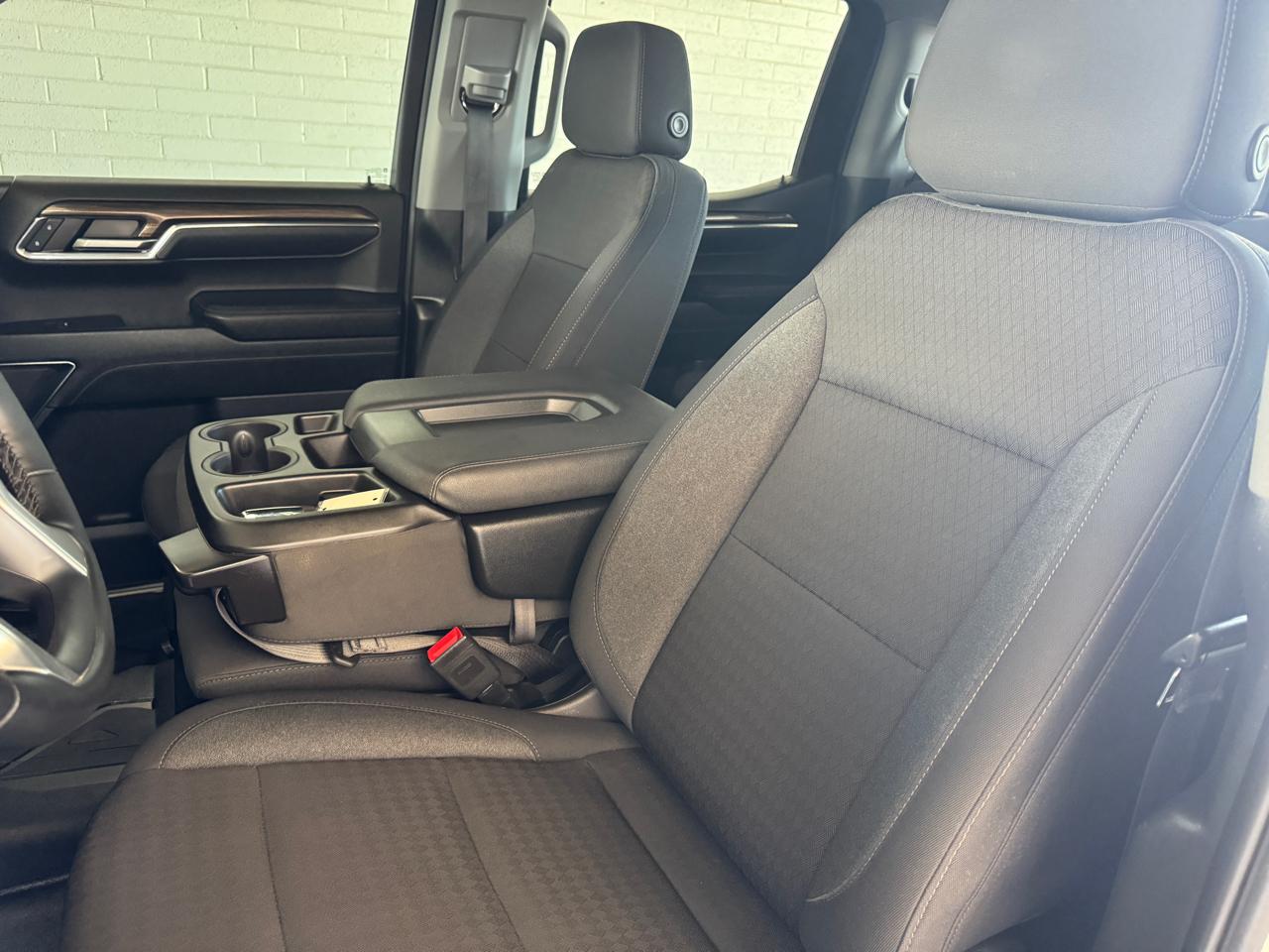 Chevrolet Silverado 1500 4WD Crew Cab 147" LT 2024