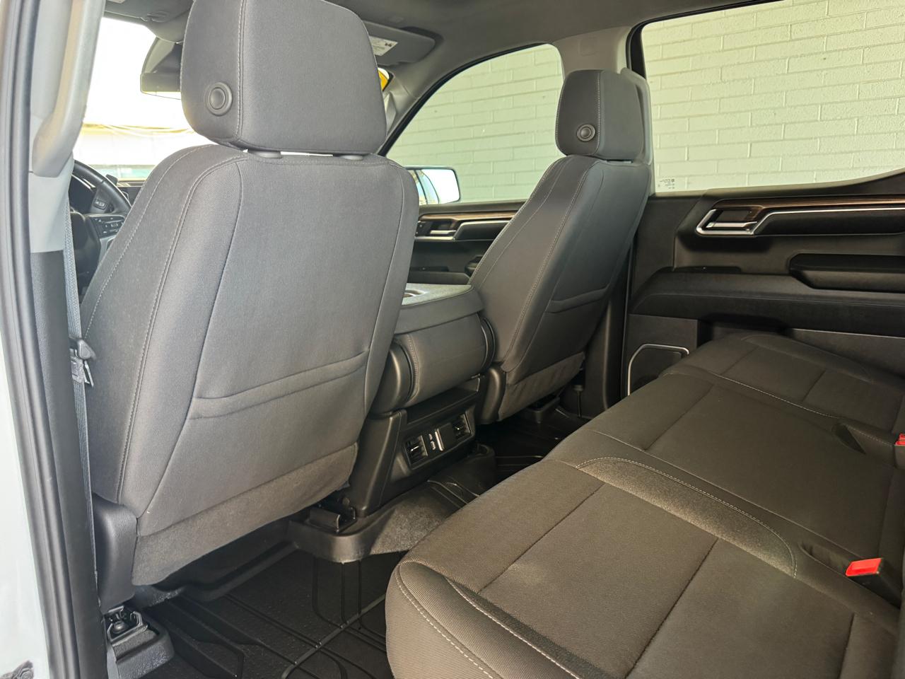 Chevrolet Silverado 1500 4WD Crew Cab 147" LT 2024