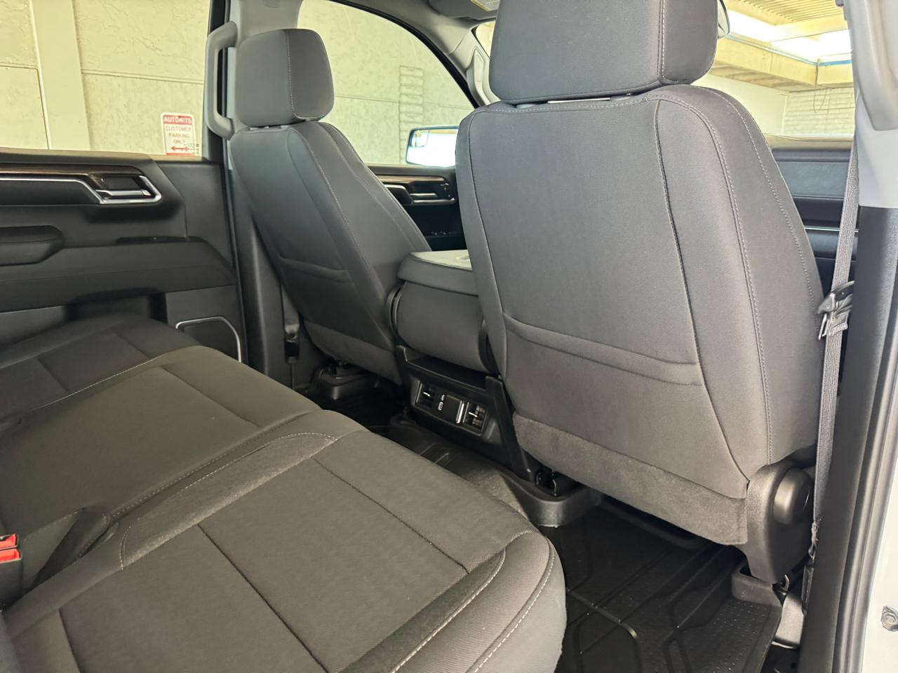 Chevrolet Silverado 1500 4WD Crew Cab 147" LT 2024