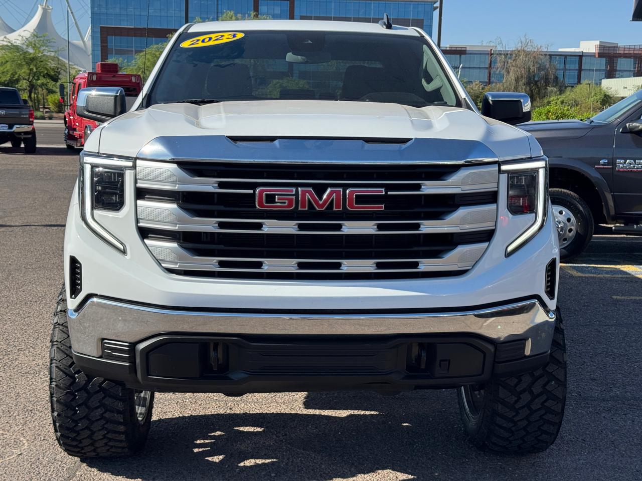 GMC Sierra 1500 4WD Crew Cab 147" SLE 2023
