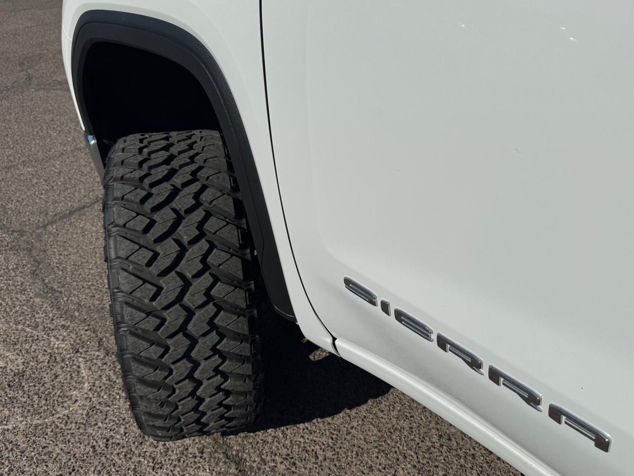 GMC Sierra 1500 4WD Crew Cab 147" SLE 2023