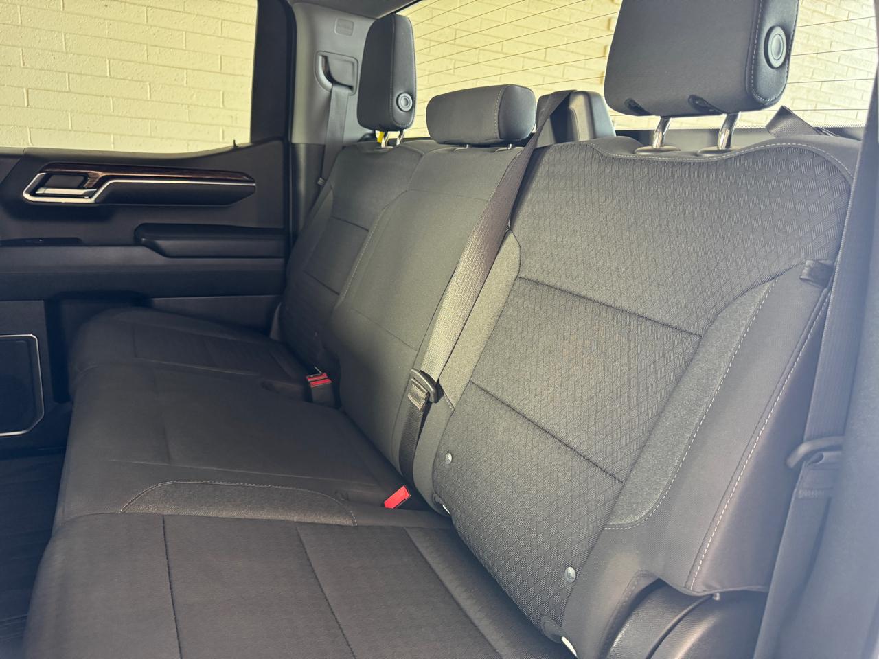 GMC Sierra 1500 4WD Crew Cab 147" SLE 2023