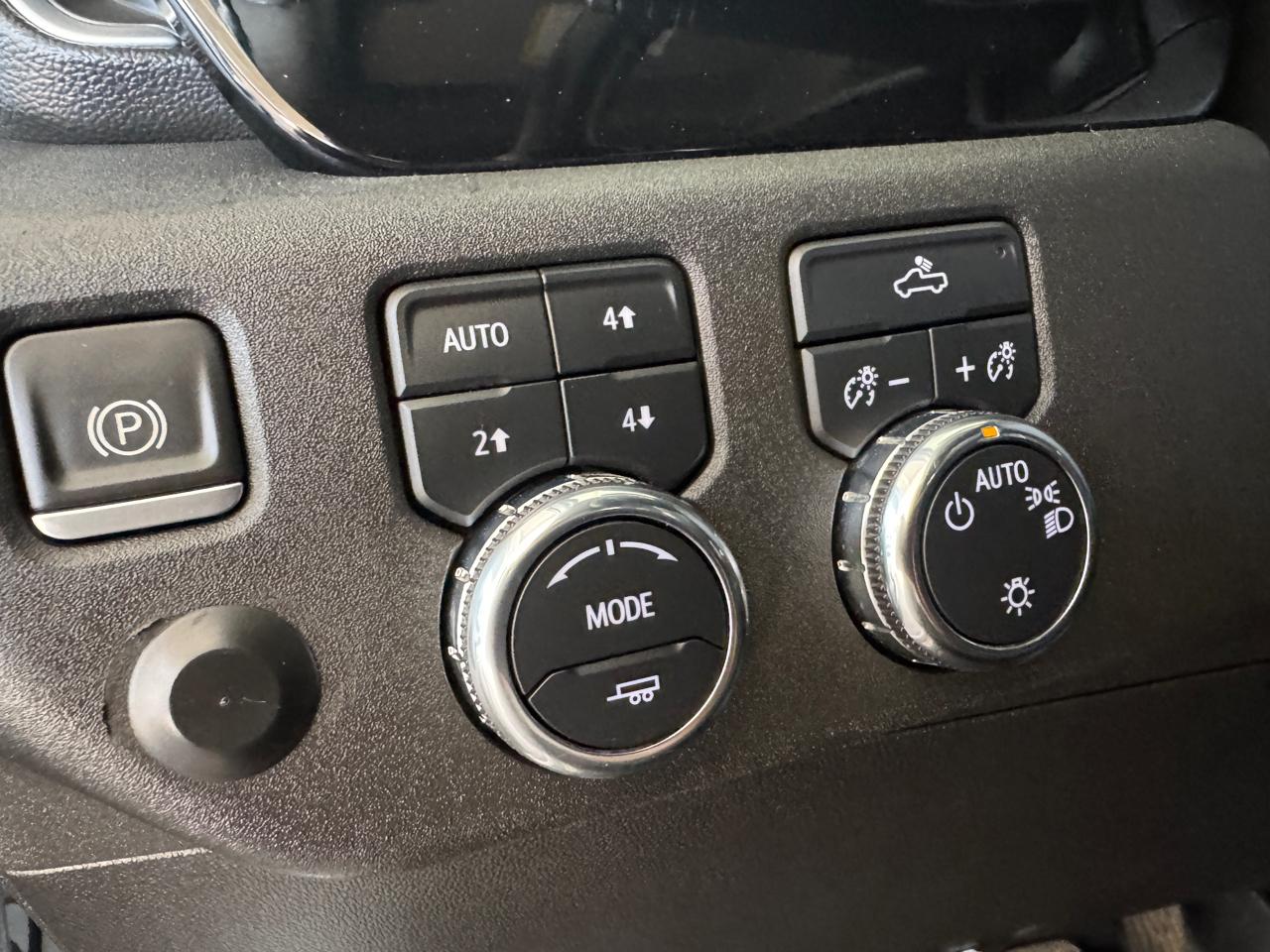 GMC Sierra 1500 4WD Crew Cab 147" SLE 2023