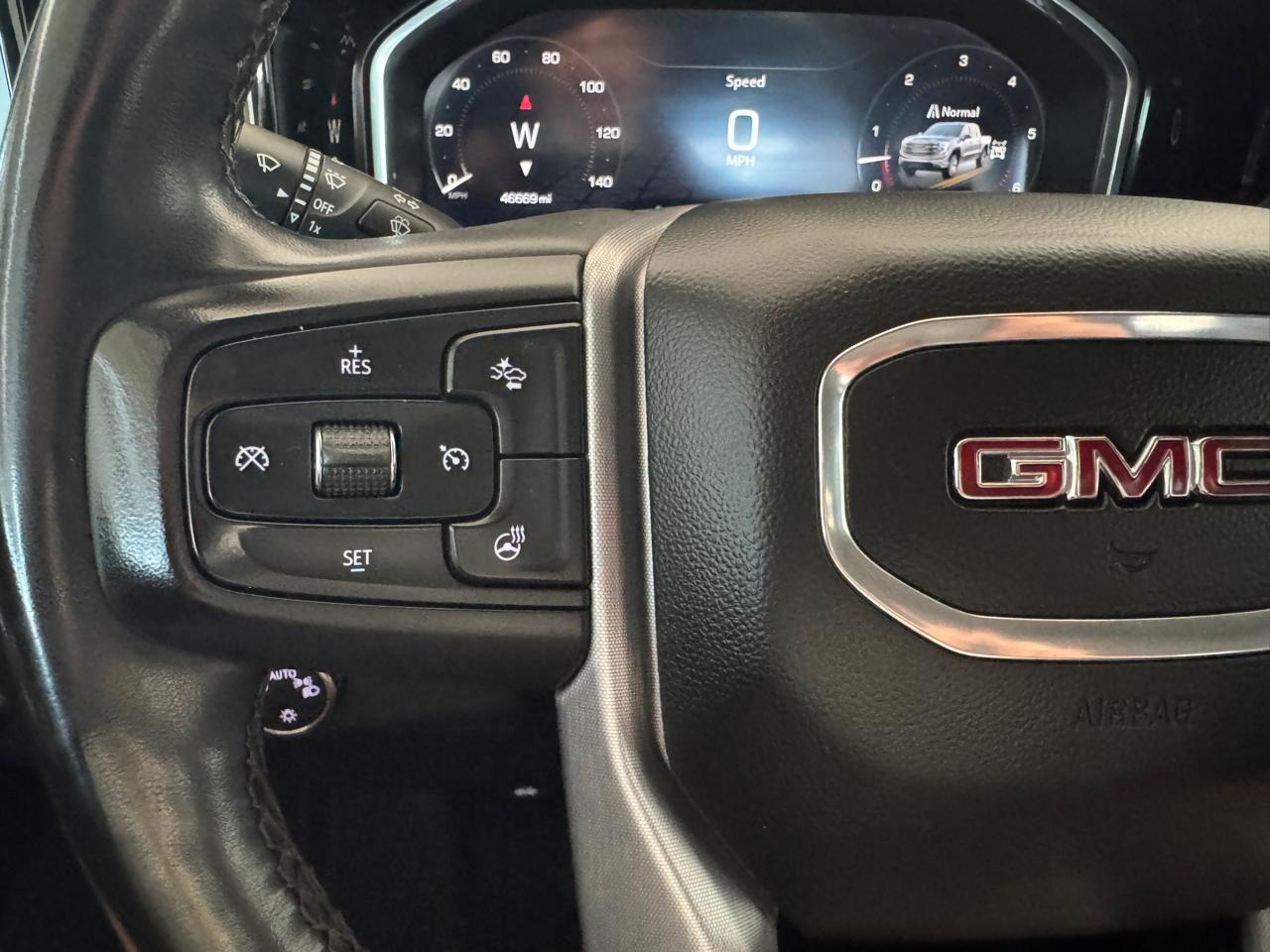 GMC Sierra 1500 4WD Crew Cab 147" SLE 2023