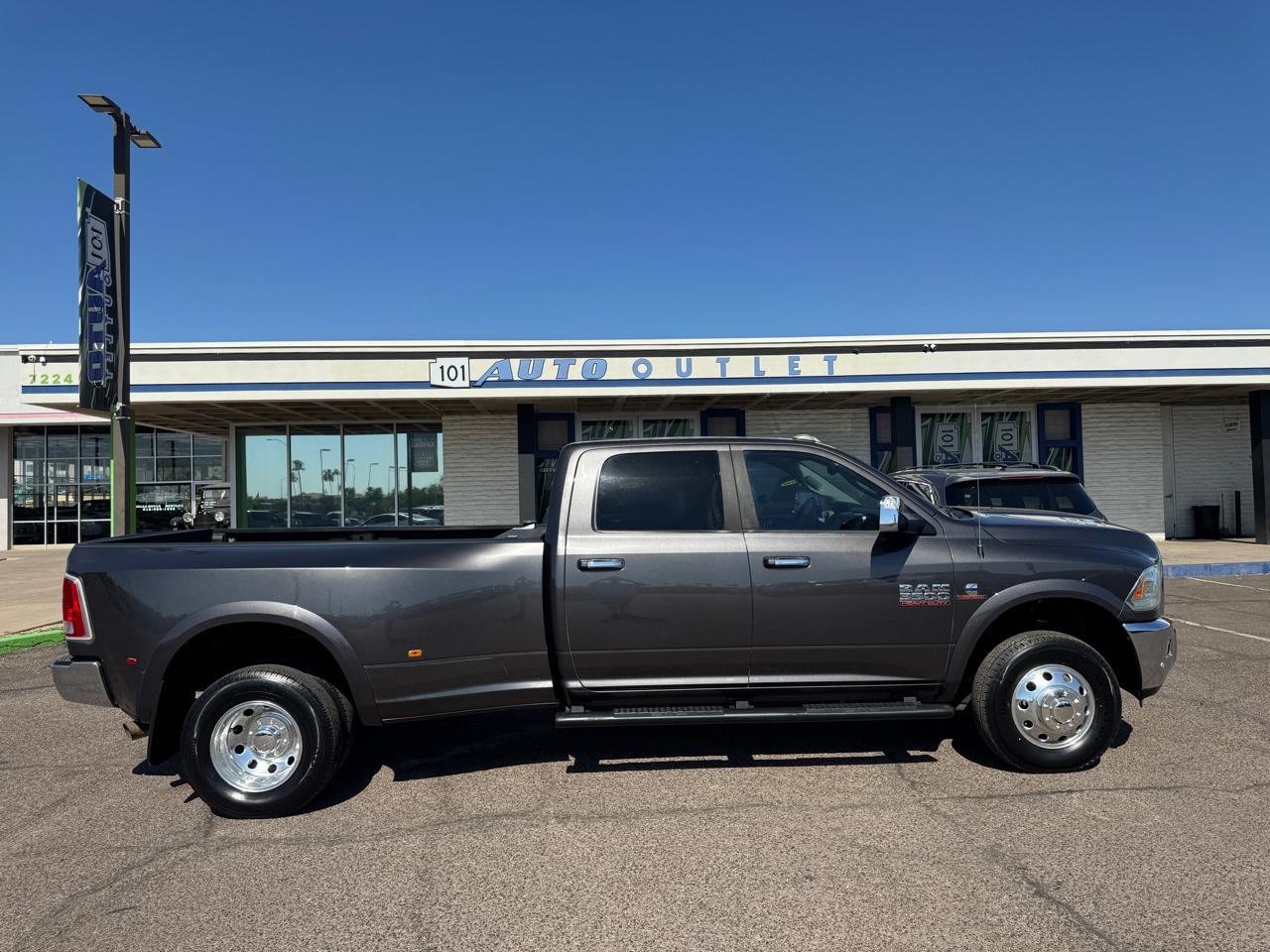 RAM 3500 4WD Crew Cab 169" Laramie 2016