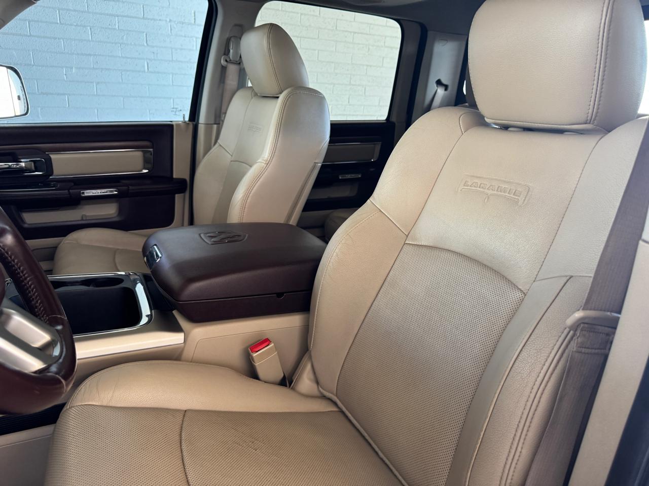 RAM 3500 4WD Crew Cab 169" Laramie 2016