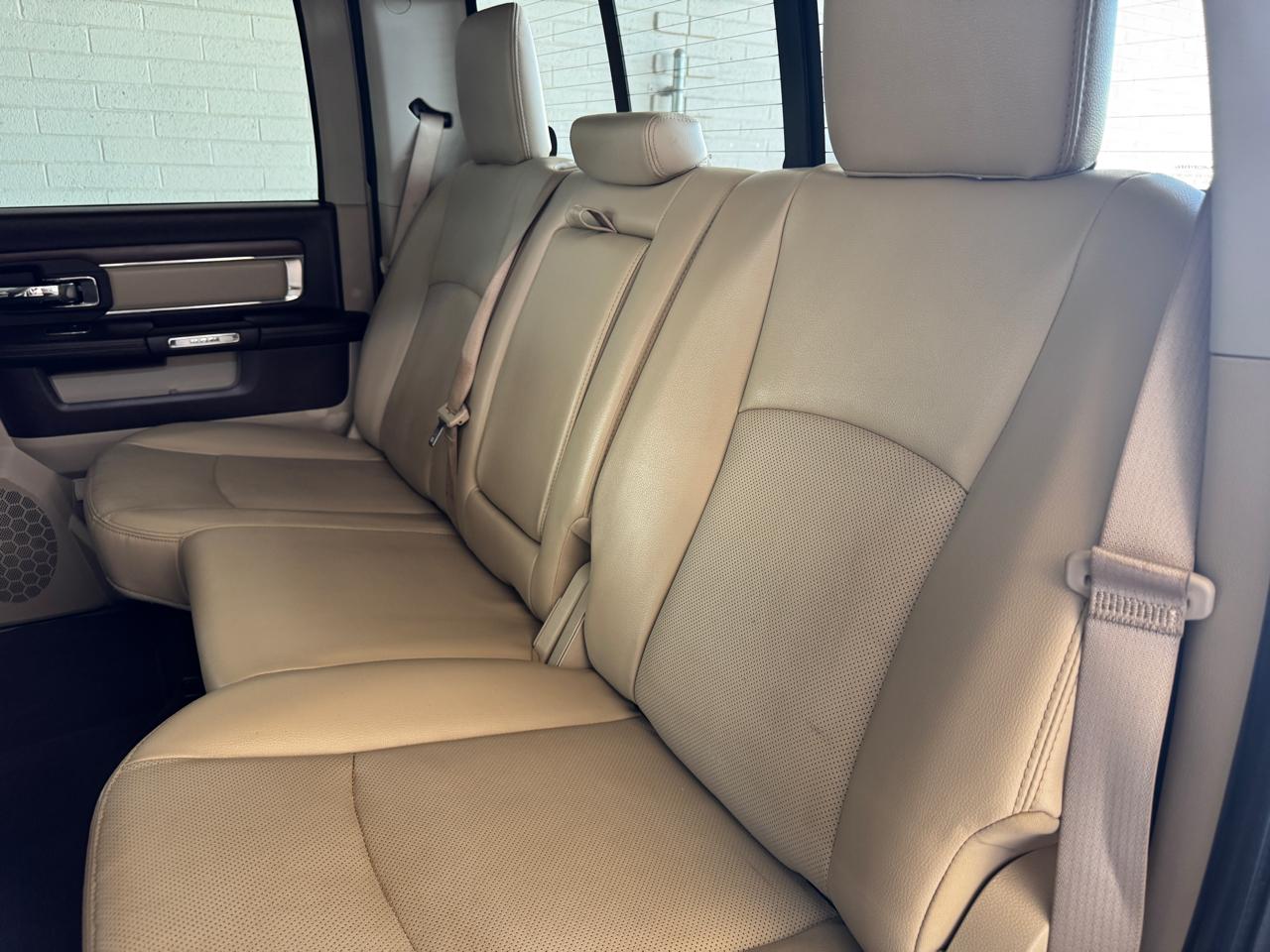 RAM 3500 4WD Crew Cab 169" Laramie 2016