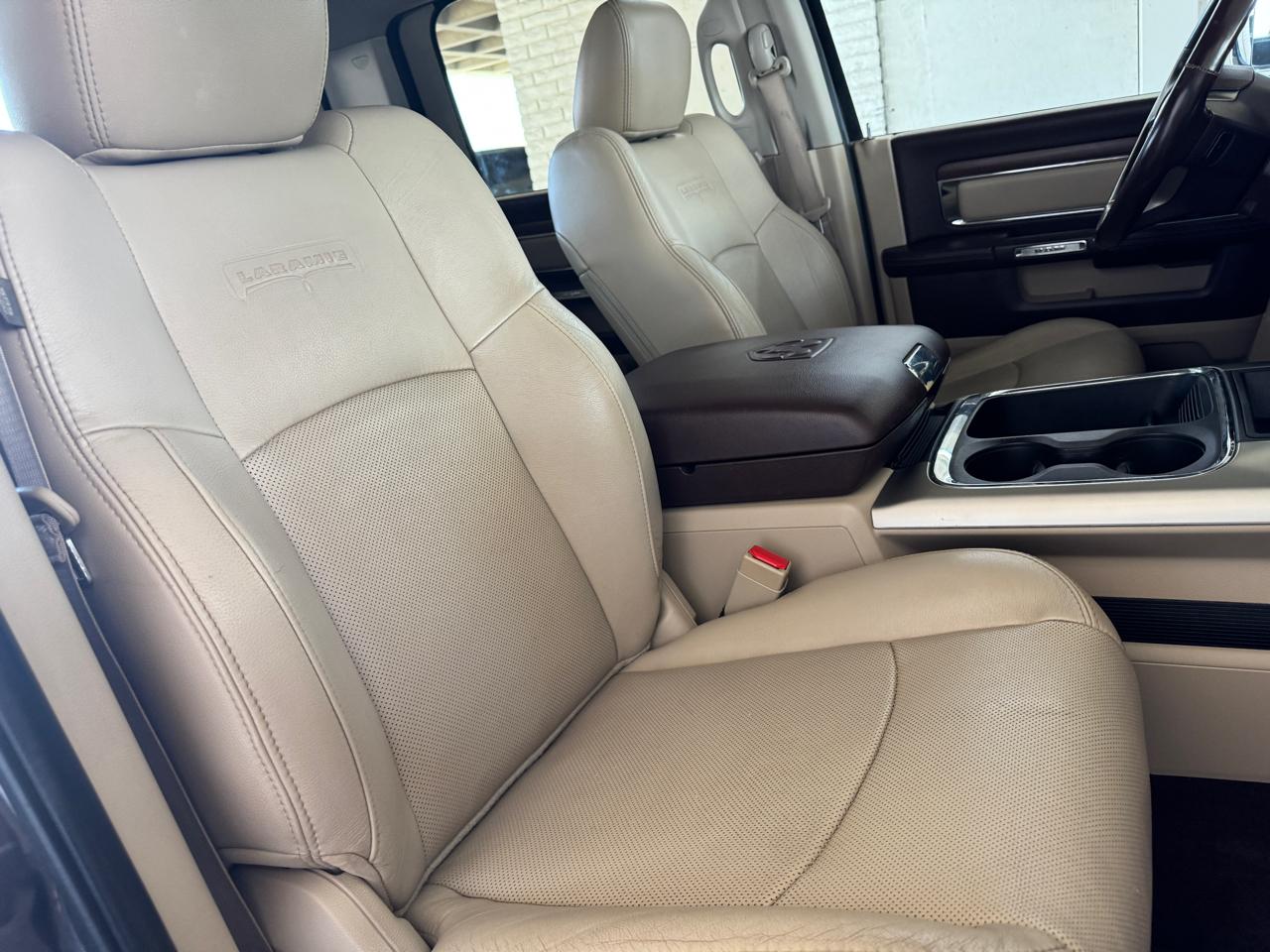 RAM 3500 4WD Crew Cab 169" Laramie 2016