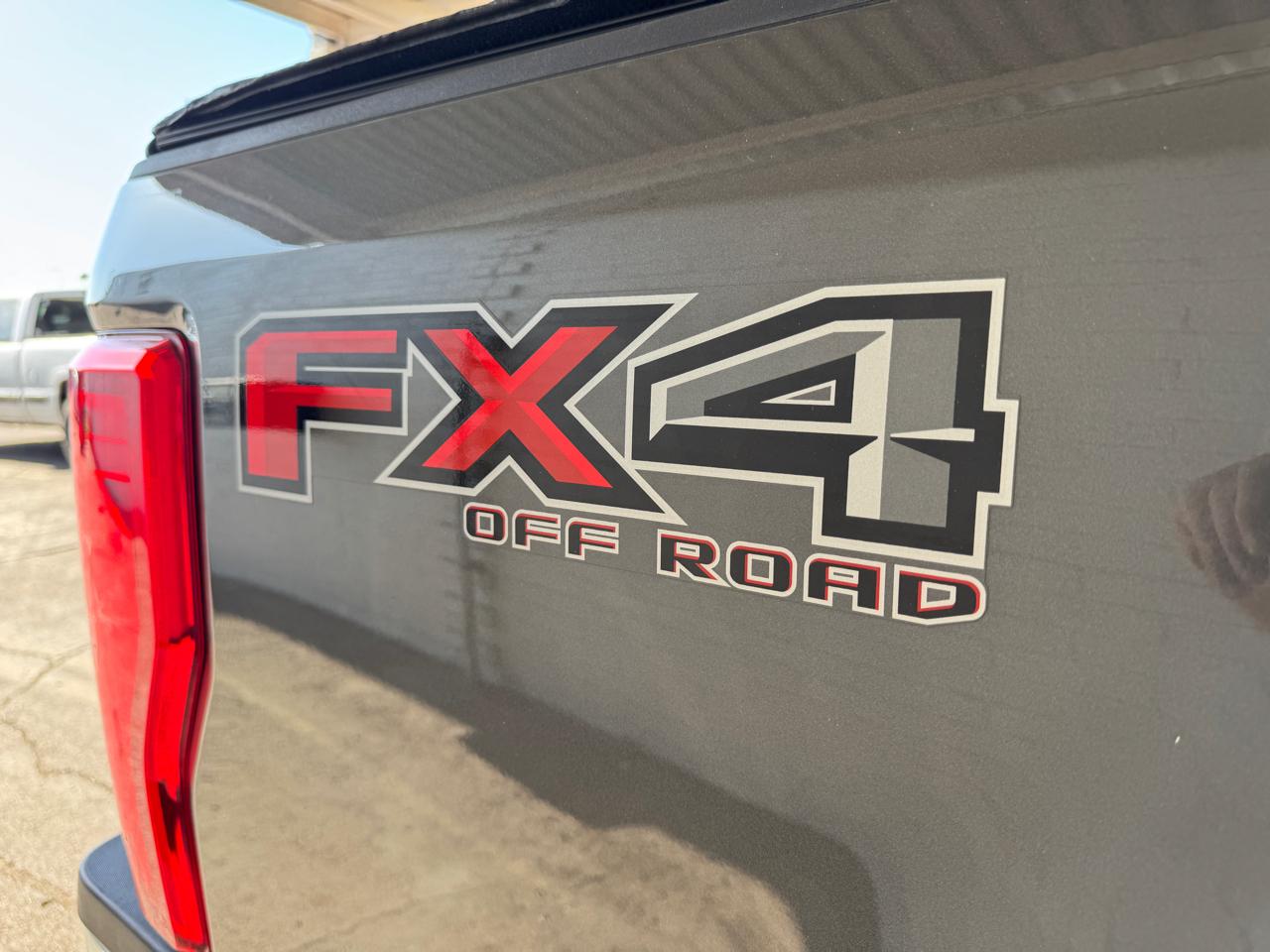 Ford Super Duty F-250 SRW 4WD Crew Cab 172" FX4 2019