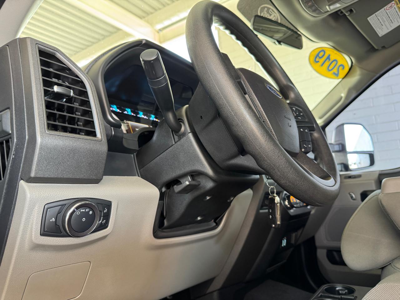 Ford Super Duty F-250 SRW 4WD Crew Cab 172" FX4 2019