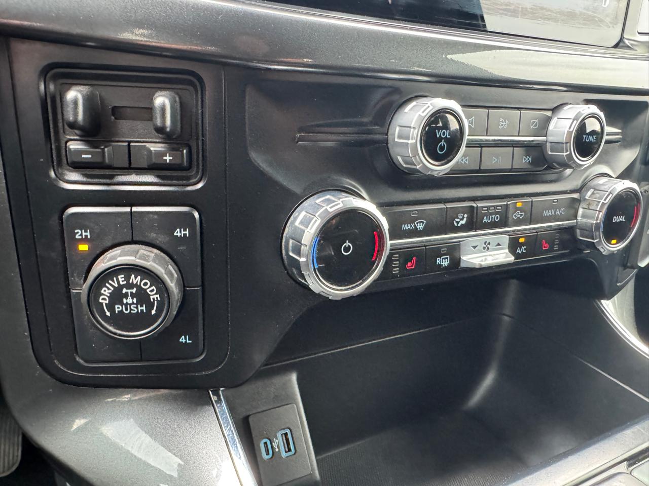 Ford F-150 XLT 4WD SuperCrew 5.5' Box 2023