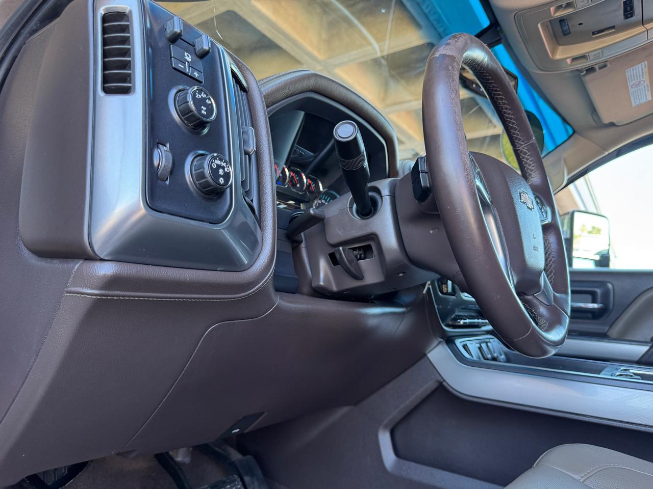 Chevrolet Silverado 2500HD Built After Aug 14 4WD Crew Cab 153.7" LTZ 2015