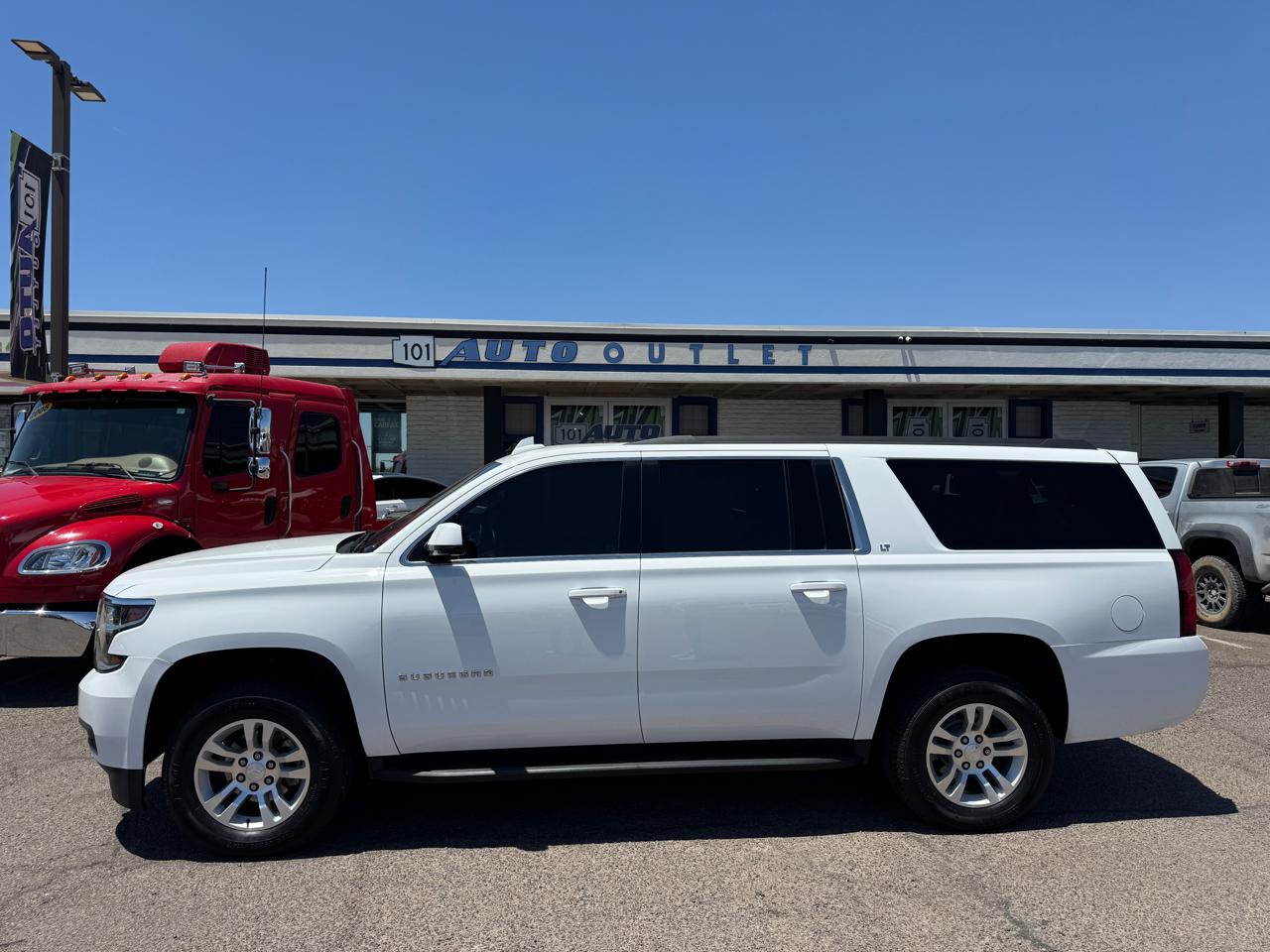 Chevrolet Suburban 4WD 4dr 1500 LT 2018