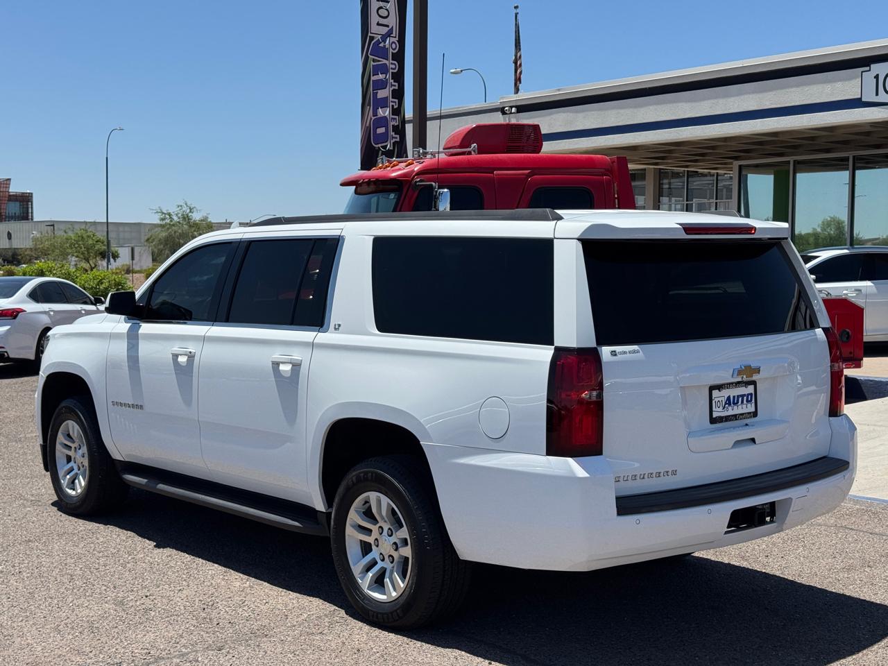 Chevrolet Suburban 4WD 4dr 1500 LT 2018