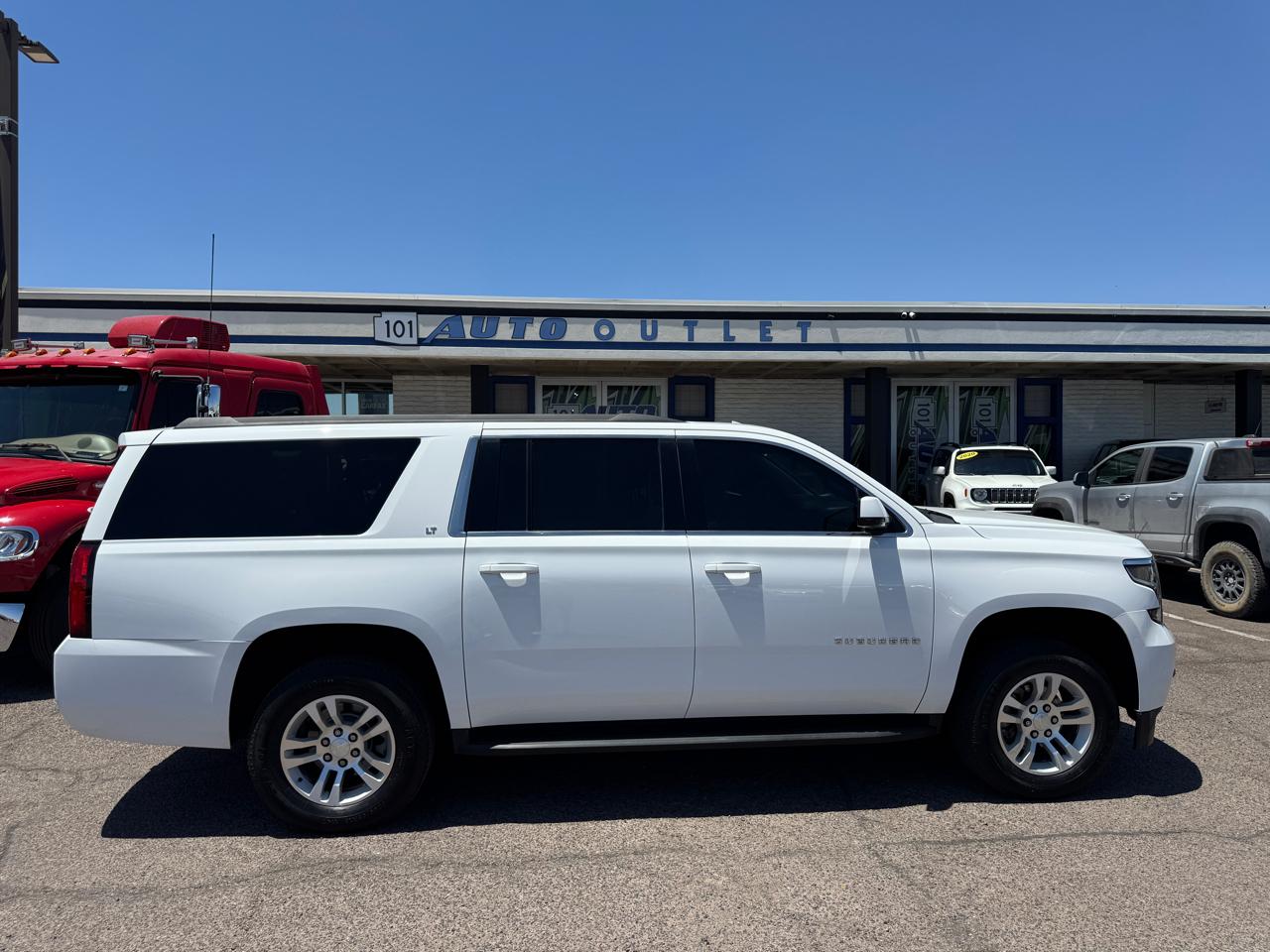 Chevrolet Suburban 4WD 4dr 1500 LT 2018