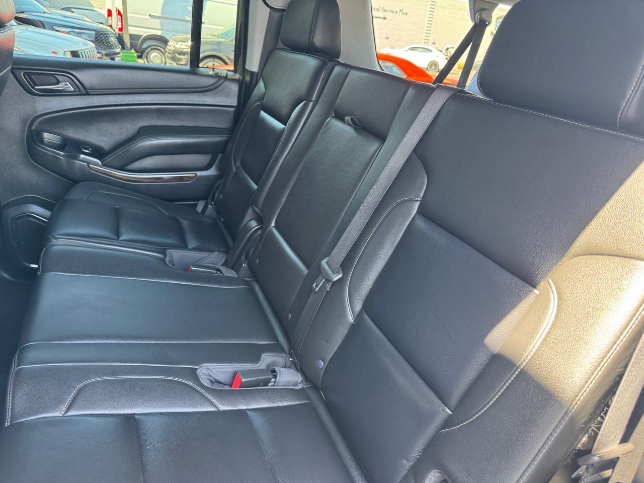 Chevrolet Suburban 4WD 4dr 1500 LT 2018