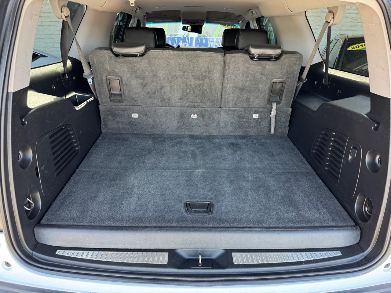 Chevrolet Suburban 4WD 4dr 1500 LT 2018