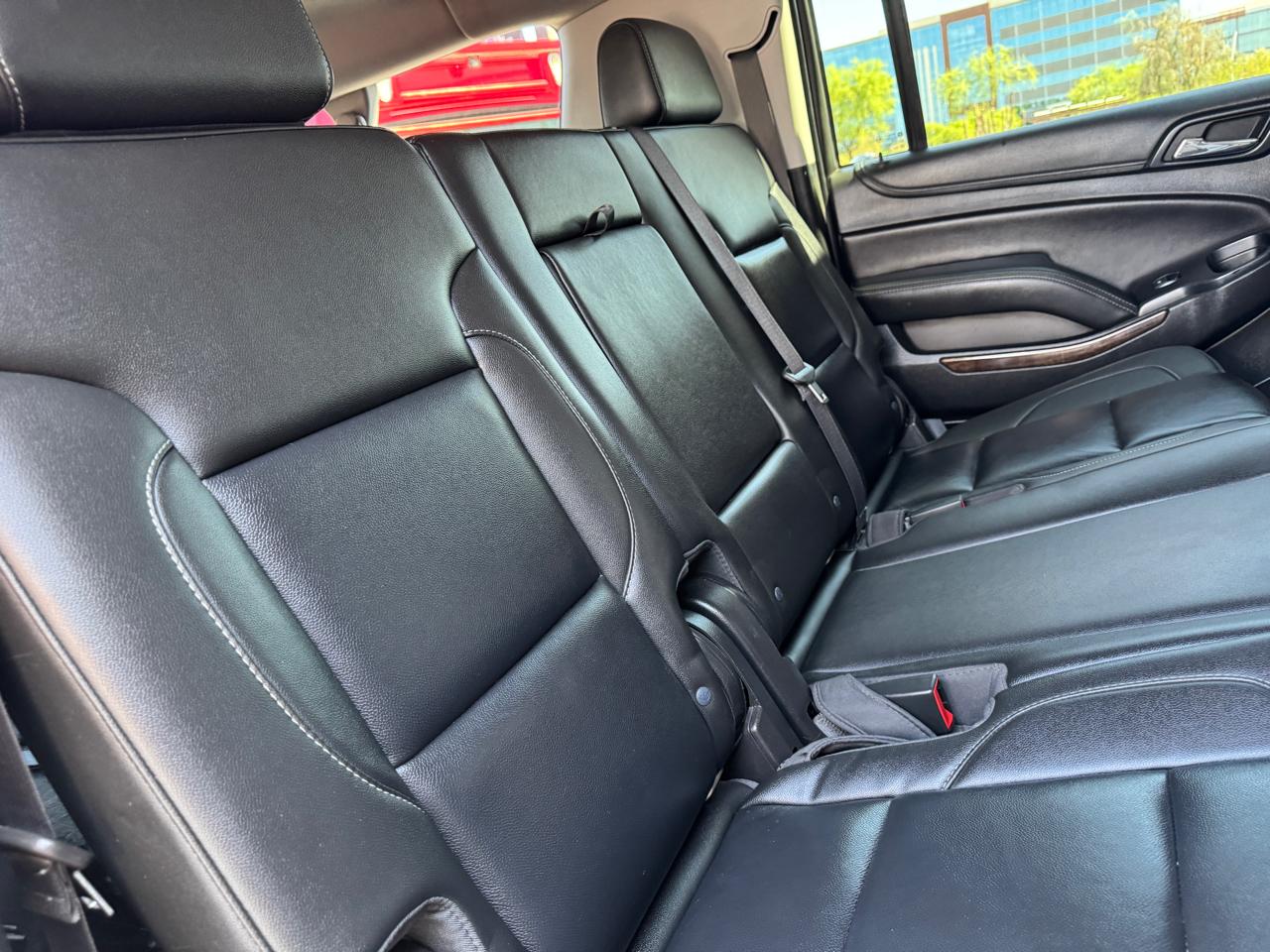 Chevrolet Suburban 4WD 4dr 1500 LT 2018