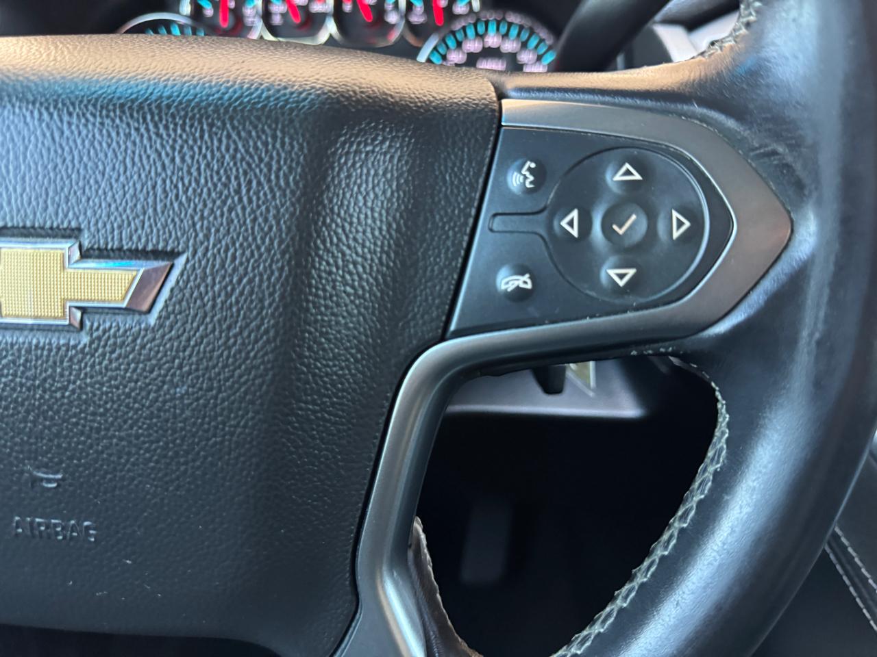 Chevrolet Suburban 4WD 4dr 1500 LT 2018