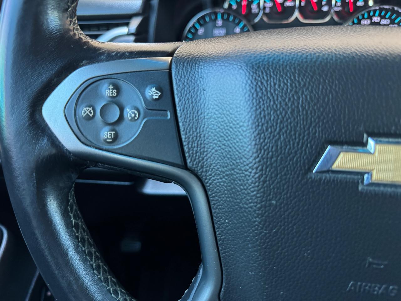 Chevrolet Suburban 4WD 4dr 1500 LT 2018