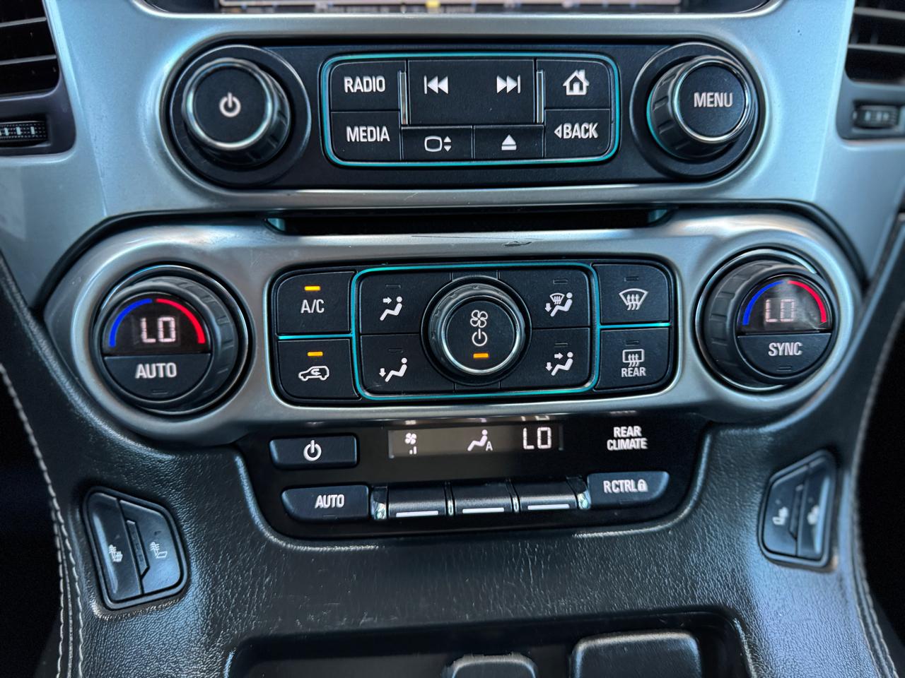 Chevrolet Suburban 4WD 4dr 1500 LT 2018