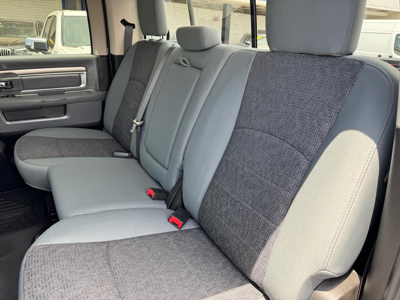 RAM 2500 Big Horn 4x2 Crew Cab 6'4" Box 2018
