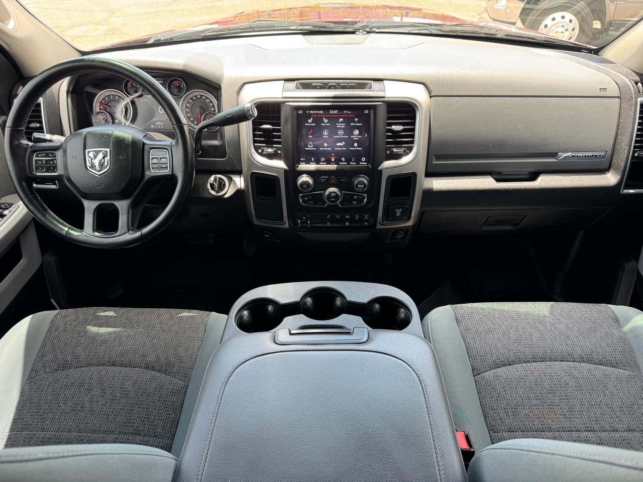 RAM 2500 Big Horn 4x2 Crew Cab 6'4" Box 2018
