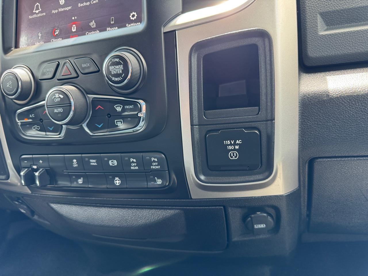 RAM 2500 Big Horn 4x2 Crew Cab 6'4" Box 2018