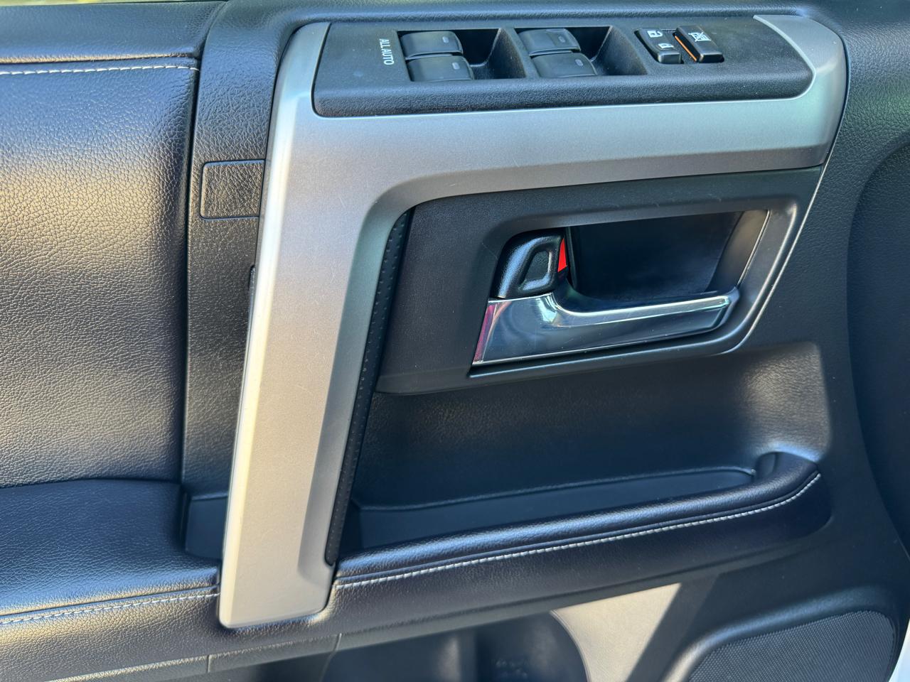 Toyota 4Runner SR5 4WD (Natl) 2018