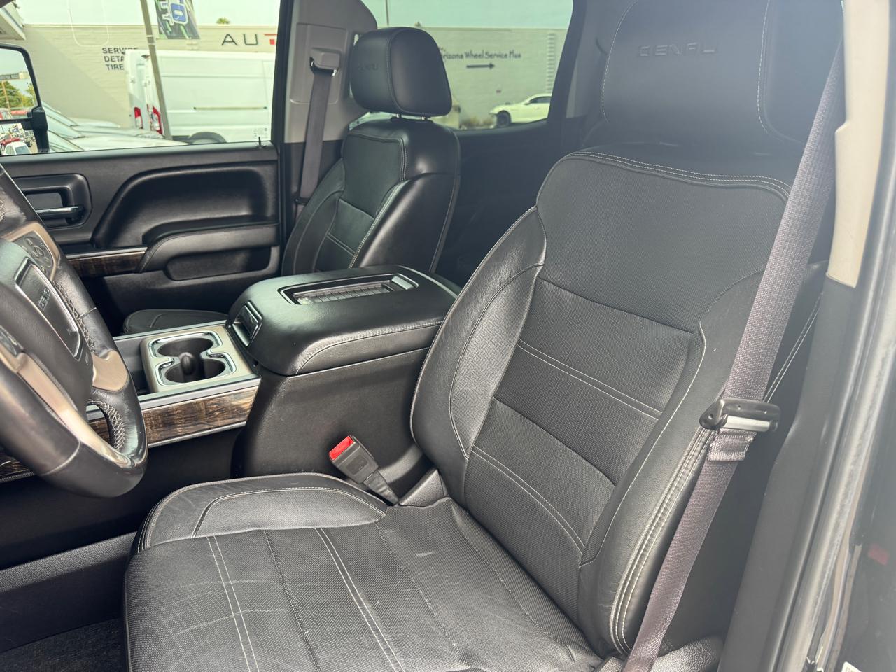 GMC Sierra 2500HD 4WD Crew Cab 153.7" Denali 2016