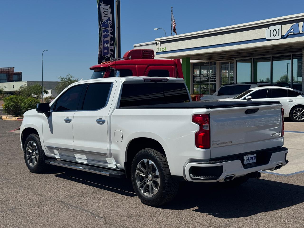 Chevrolet Silverado 1500 4WD Crew Cab 147" High Country 2023
