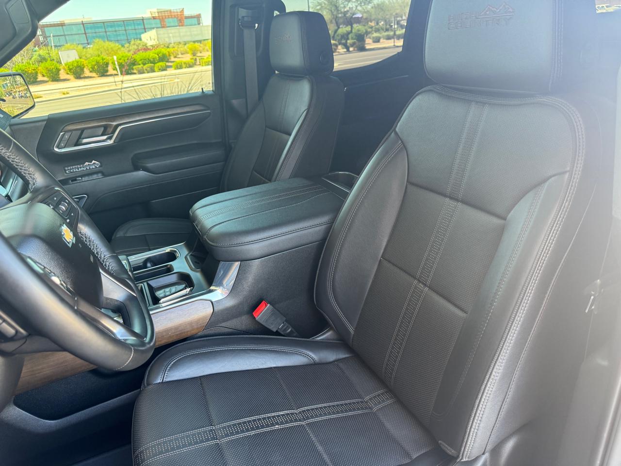 Chevrolet Silverado 1500 4WD Crew Cab 147" High Country 2023