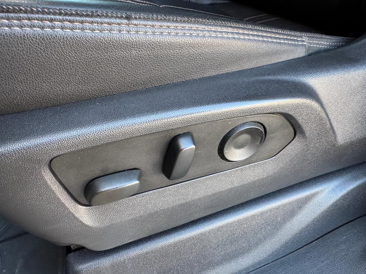 Chevrolet Silverado 1500 4WD Crew Cab 147" High Country 2023
