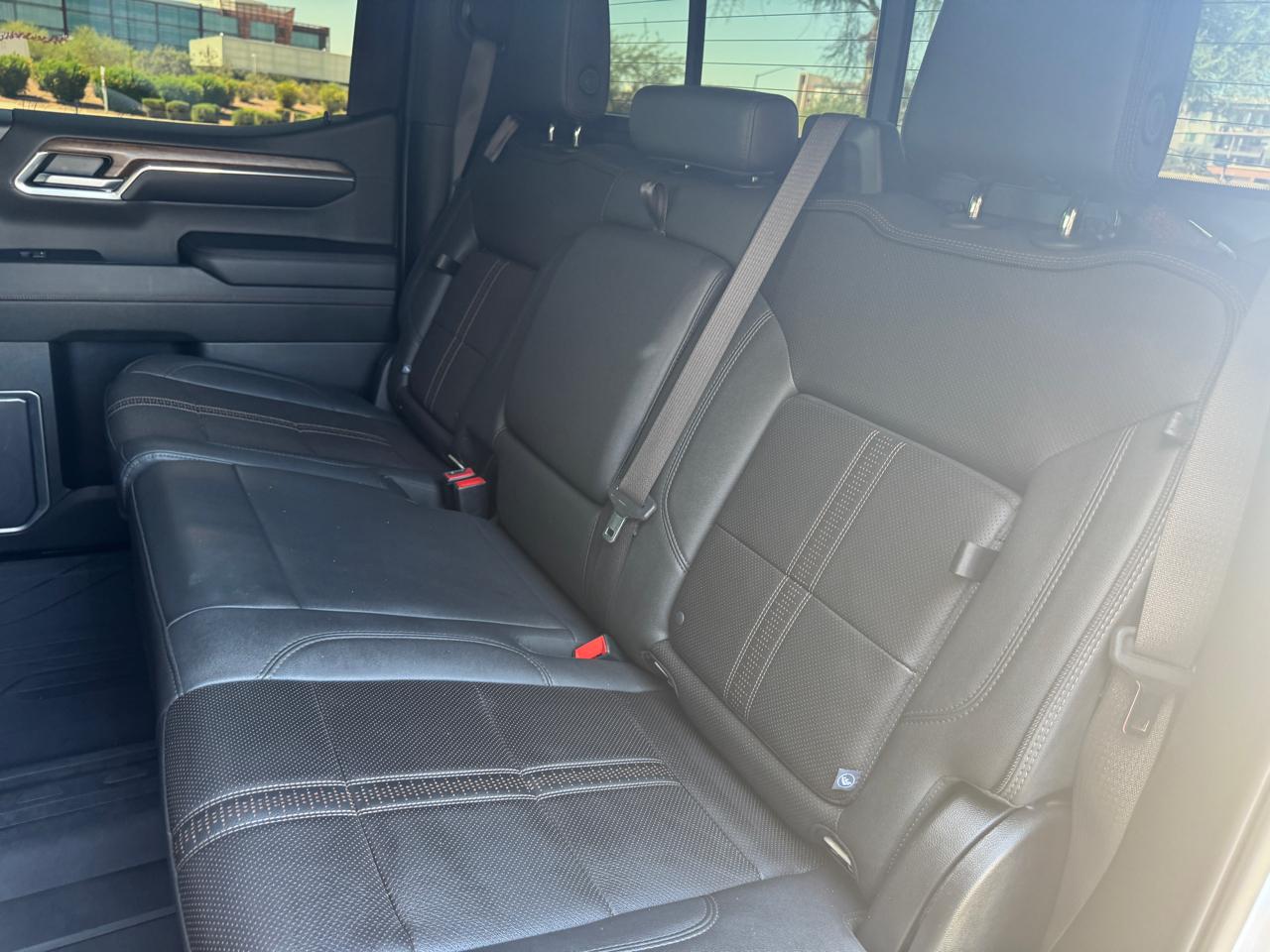 Chevrolet Silverado 1500 4WD Crew Cab 147" High Country 2023