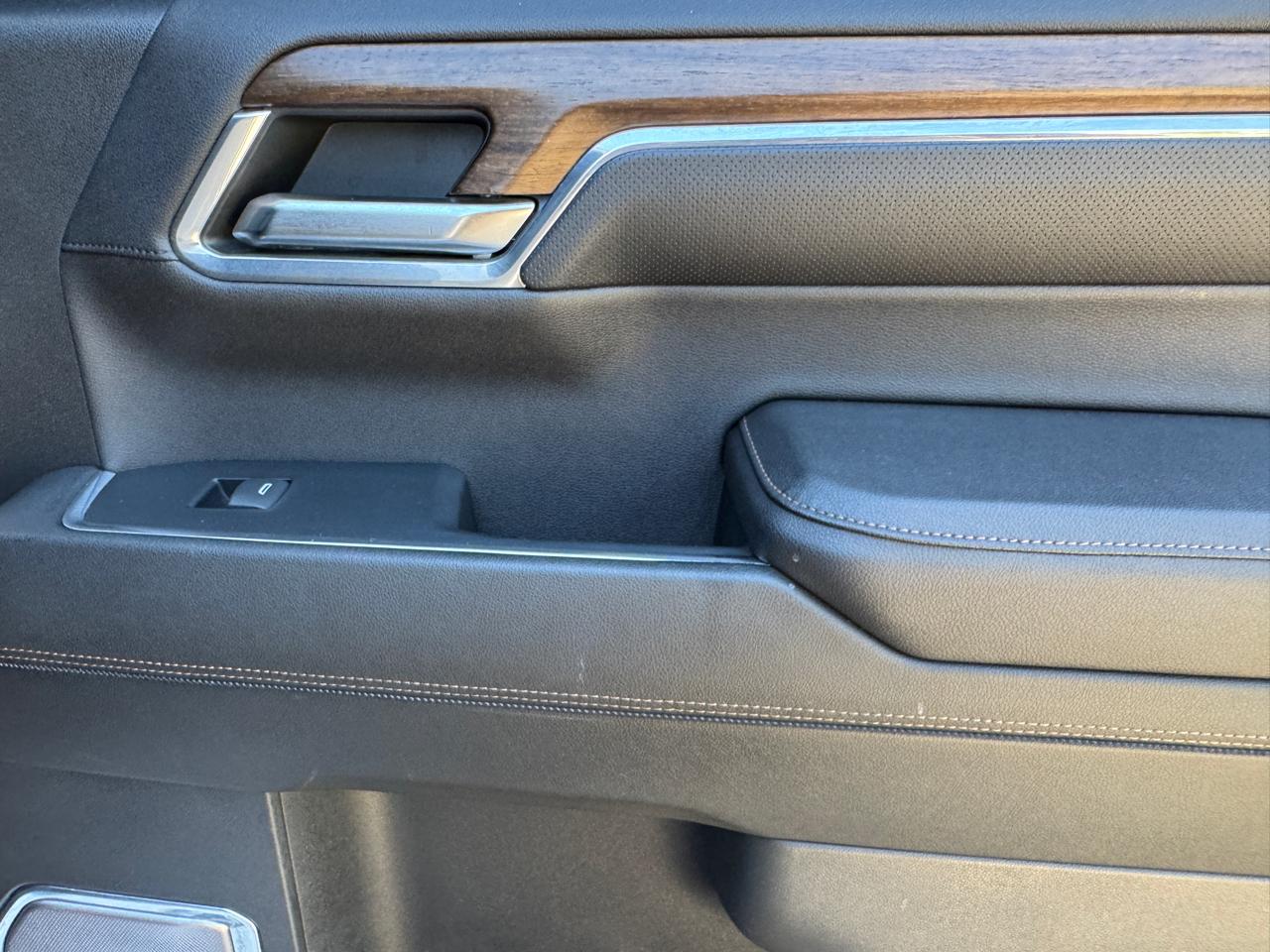 Chevrolet Silverado 1500 4WD Crew Cab 147" High Country 2023