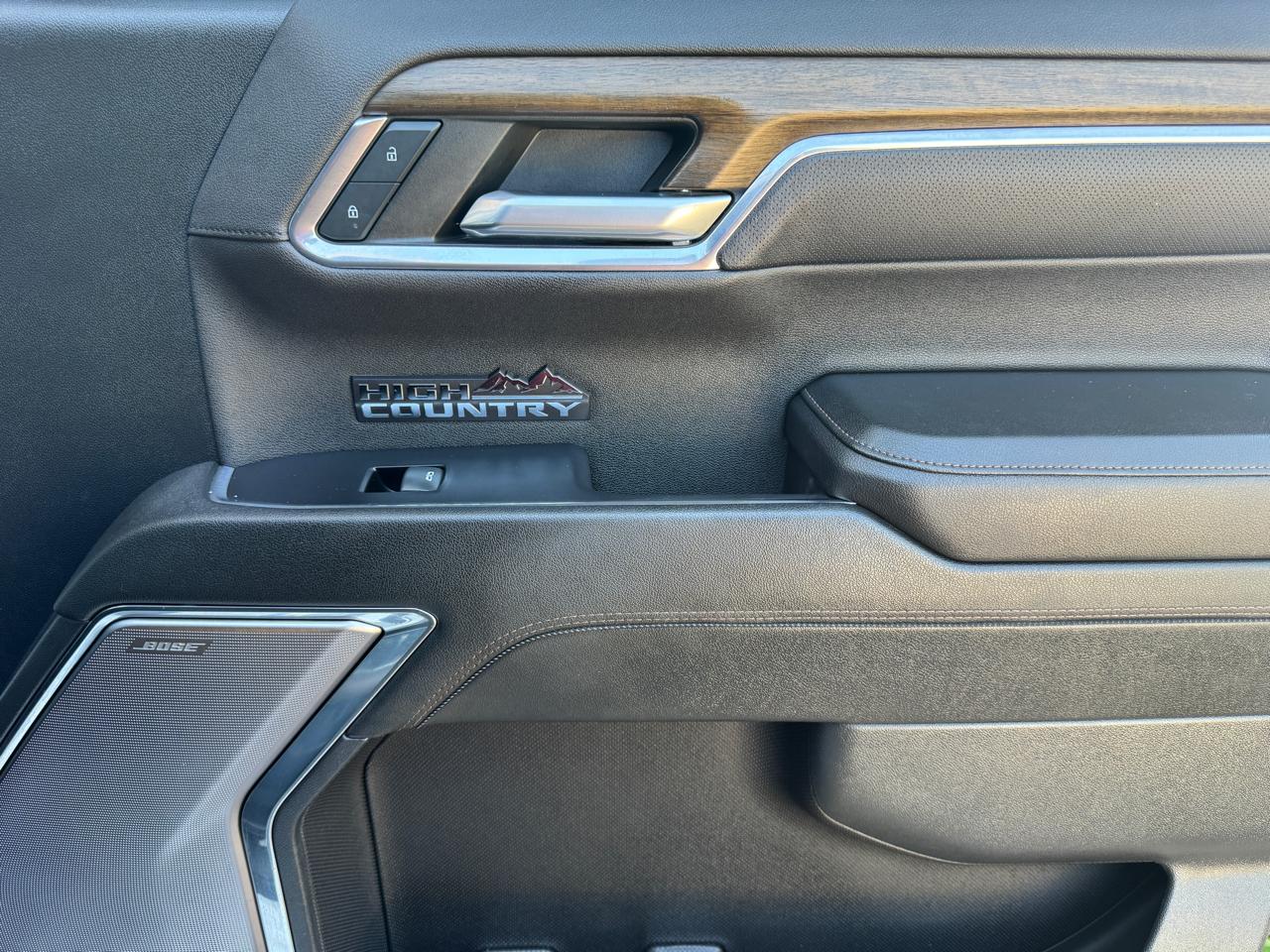 Chevrolet Silverado 1500 4WD Crew Cab 147" High Country 2023