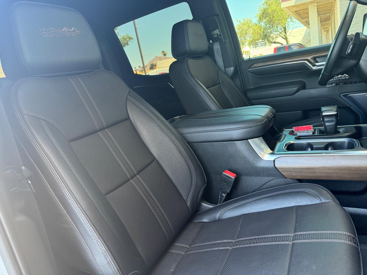 Chevrolet Silverado 1500 4WD Crew Cab 147" High Country 2023