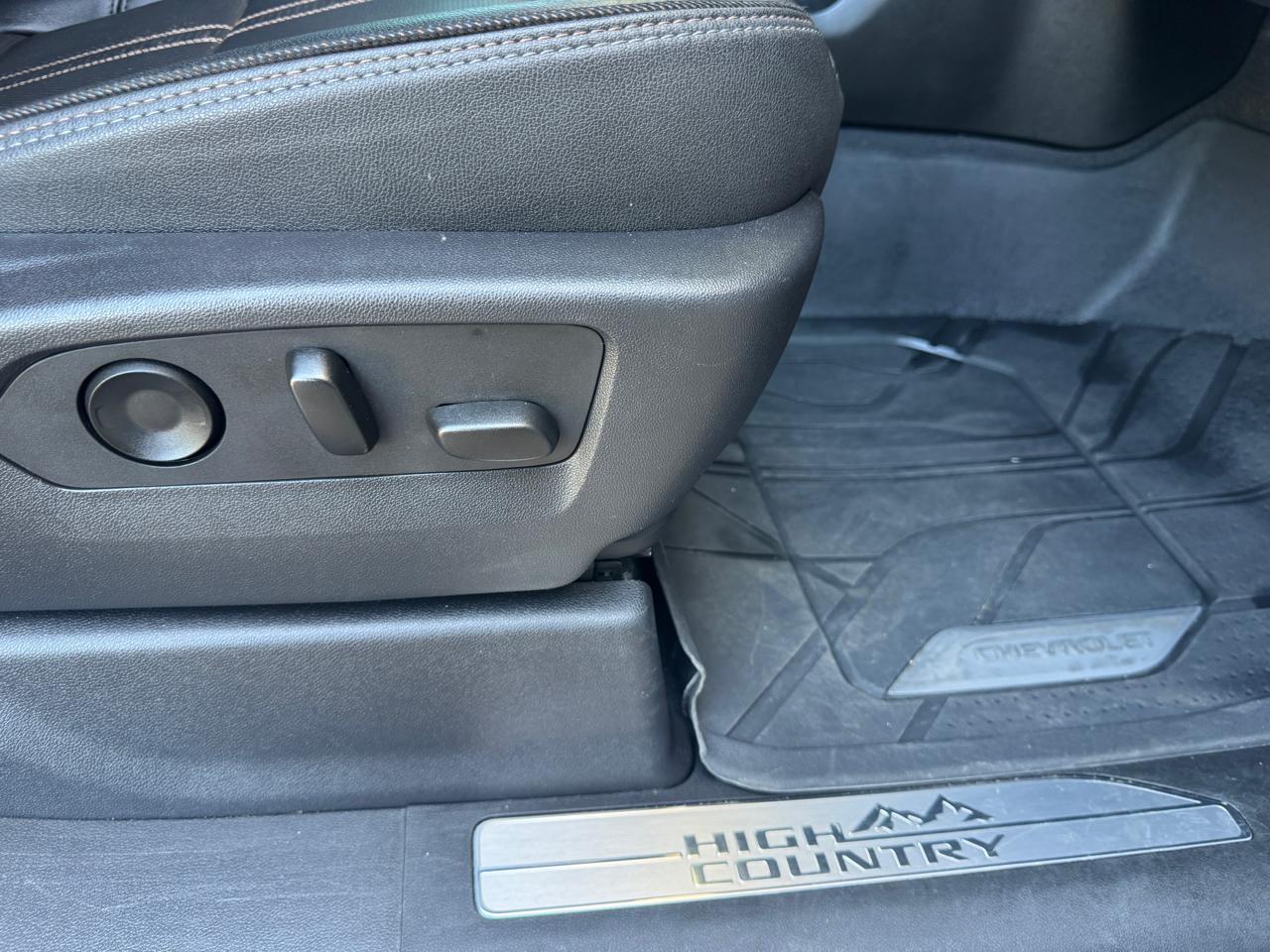 Chevrolet Silverado 1500 4WD Crew Cab 147" High Country 2023
