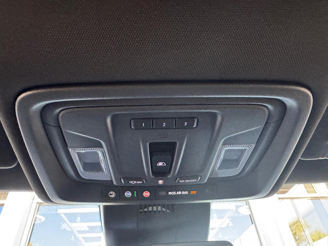 Chevrolet Silverado 1500 4WD Crew Cab 147" High Country 2023